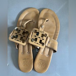 The most popular Tory sandals!